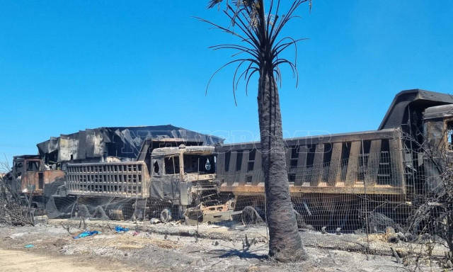 Φωτιά στην Ανθούσα: Χωματουργική επιχείρηση κάηκε ολοσχερώς - Τι είπε ο ιδιοκτήτης στο Newsbomb.gr