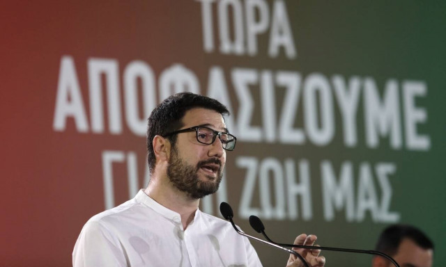 Ηλιόπουλος: Ο Μητσοτάκης αυτοθαυμάζεται ενώ η Πεντέλη κάηκε