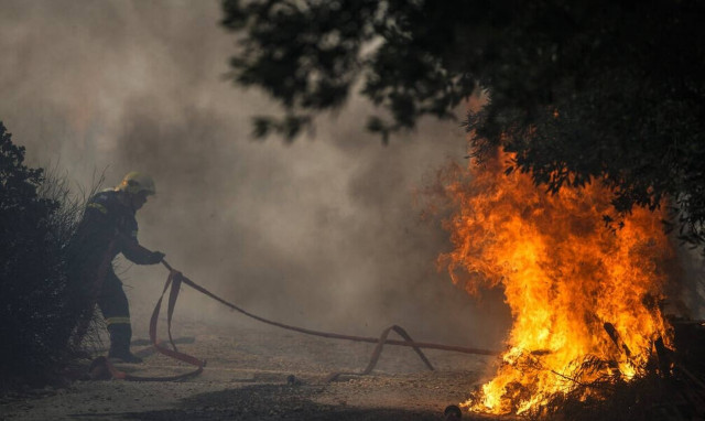 Φωτιά στην Πεντέλη: O ξένος τύπος για την πύρινη λαίλαπα στην Αττική