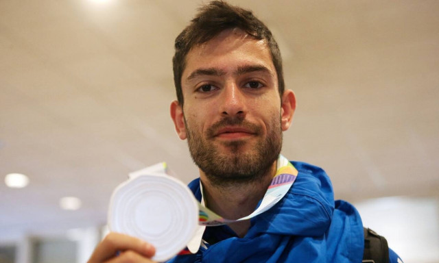 Μίλτος Τεντόγλου: Επέστρεψε στην Ελλάδα με το ασημένιο μετάλλιο