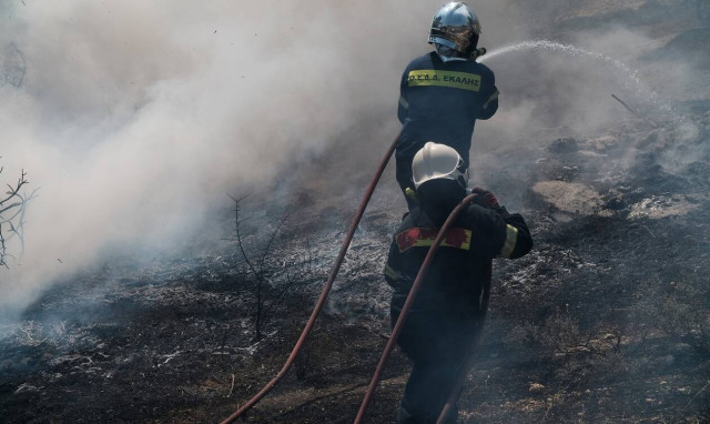 Φωτιά τώρα στα Άγναντα Ηλείας: Επιχειρούν επίγειες και εναέριες δυνάμεις