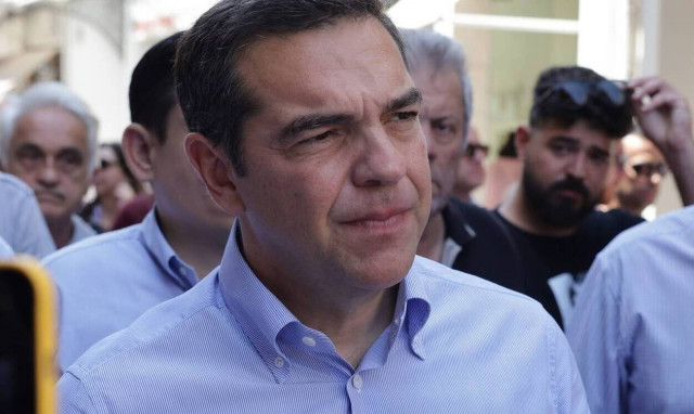 Οι φωτιές, φωτιές και η ακρίβεια, ακρίβεια - Ο ΣΥΡΙΖΑ επαναφέρει τη συζήτηση στην καθημερινότητα