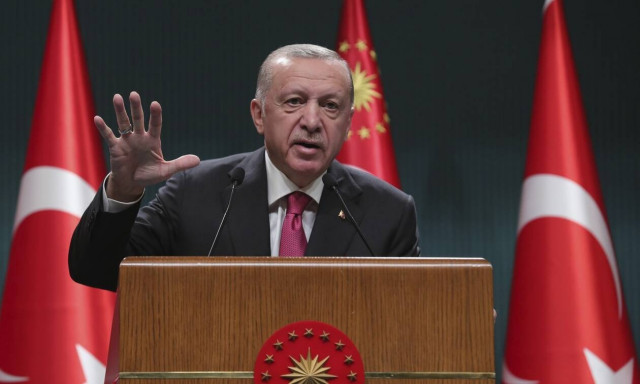 Η Τουρκία «κουνά το δάχτυλο στην Ελλάδα» για τους μετανάστες και συνεχίζει τις προκλήσεις στο Αιγαίο