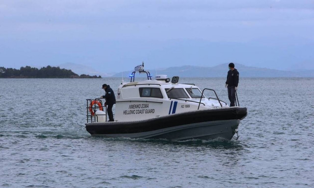 Ικαρία: Συνεχίζεται η αγωνία για τον 17χρονο που αγνοείται - Δύτες «σκανάρουν» την περιοχή