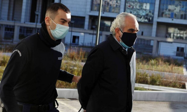 Dr Kontos: Νέες μαρτυρίες και ντοκουμέντα για τη δράση του ψευτογιατρού – Έβλεπε ασθενείς σε κλινική