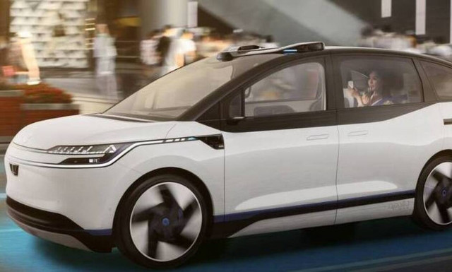 Κίνα: Ρομπο-ταξί χωρίς τιμόνι με τις...δεξιότητες ενός οδηγού με 20ετή εμπειρία