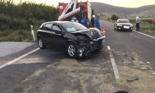 Κοζάνη: Θεριζοαλωνιστική μηχανή συγκρούσθηκε με Ι.Χ. αυτοκίνητο – Δύο τραυματίες