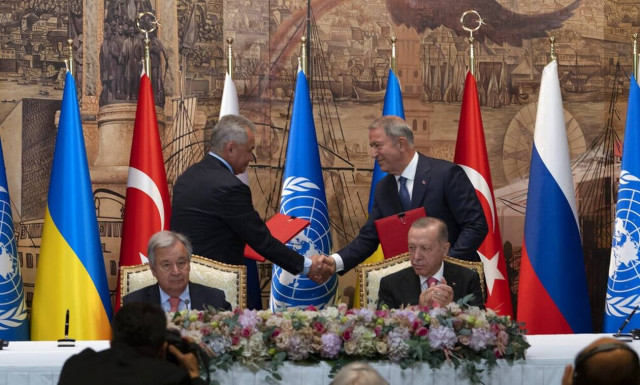 Συμφωνία για σιτηρά: Ένα deal με πολλά ερωτηματικά που μένουν να απαντηθούν