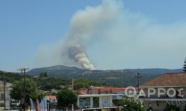 Φωτιά στη Μεσσηνία: Μήνυμα από το 112 στους κατοίκους για εκκένωση του οικισμού Χρυσοκελλαριά