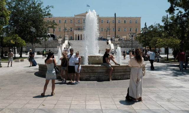 Καύσωνας: 8,6 εκατ. πολίτες θα «λιώσουν» με 37άρια την Κυριακή