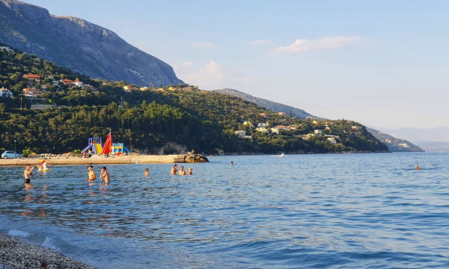 Κέρκυρα: «Ύψος», το παραλιακό χωριό που ποτέ δεν «κοιμάται» (pics)