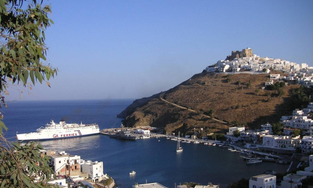 Island-hopping by private airplane introduced on trial basis at three islands