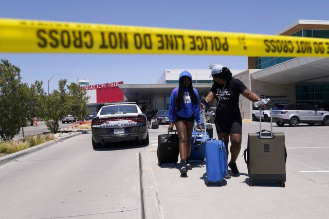 Συναγερμός στο Ντάλας: Γυναίκα έβγαλε όπλο και άρχισε να πυροβολεί μέσα σε αεροδρόμιο