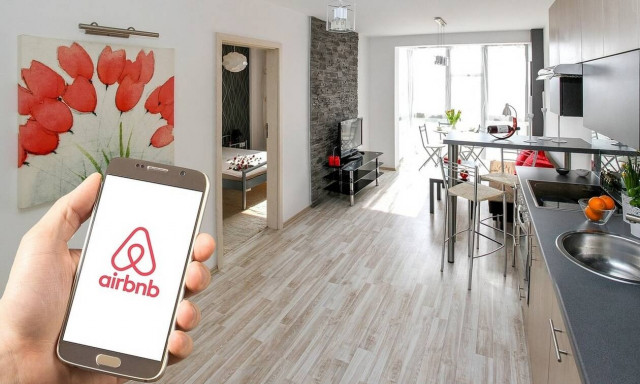 Ρεπορτάζ Newsbomb.gr: 48 οικονομικοί προορισμοί για διακοπές με κόστος έως 100 ευρώ ανά βραδιά