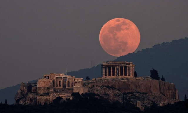 Το Μουσείο της Ακρόπολης γιορτάζει την Αυγουστιάτικη Πανσέληνο