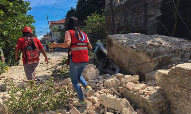 Ισχυρός σεισμός 7,3 Ρίχτερ στις Φιλιππίνες - Σε κατάσταση συναγερμού το αρχιπέλαγος