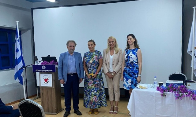 Η Ιουλία Τσέτη βραβεύθηκε στο 8ο Διεθνές Θερινό Πανεπιστήμιο στο Καστελλόριζο