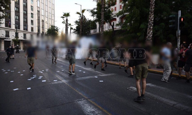 Σοβαρά επεισόδια στο κέντρο της Αθήνας - Χρήση χημικών, συμπλοκές και καταστροφές καταστημάτων