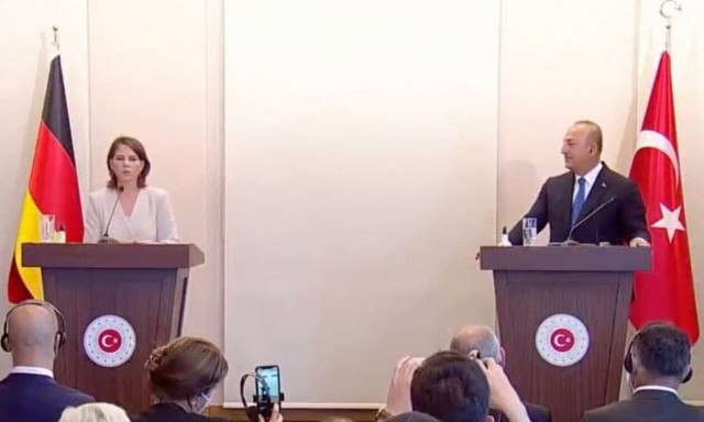 Επίθεση Τσαβούσογλου στη Γερμανία για τα ελληνοτουρκικά - Τον έβαλε στη θέση του η Μπέρμποκ