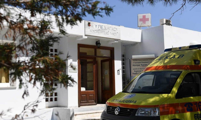 Τραγωδία στην Τήνο: Νεκρός 48χρονος - Κατέρρευσε μόλις μπήκε στο πλοίο για να φύγει