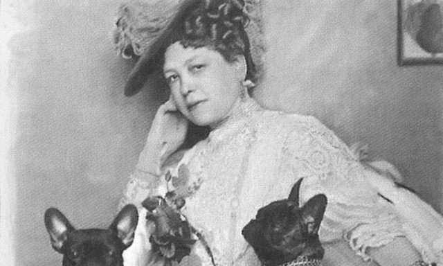 Oι λόγοι που οι άνθρωποι δεν χαμογελούσαν ποτέ στις παλιές φωτογραφίες