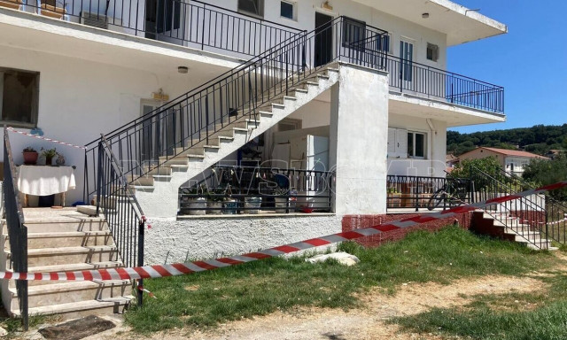 Ζάκυνθος: Στράβωσε το μαχαίρι από τη μανία του δολοφόνου - Συγκλονίζει ο γιος της 40χρονης