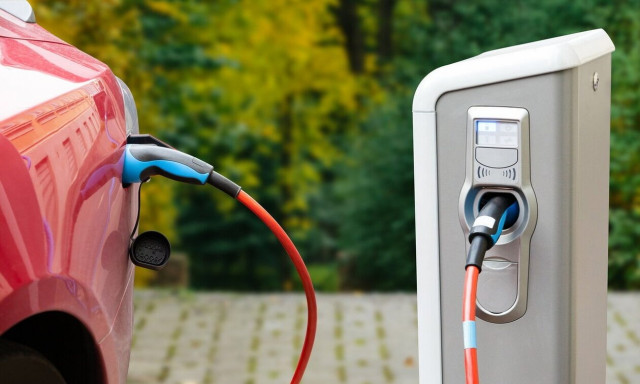 Ένας στους 10 Έλληνες δε γνωρίζει και πολλά για τα ηλεκτρικά…