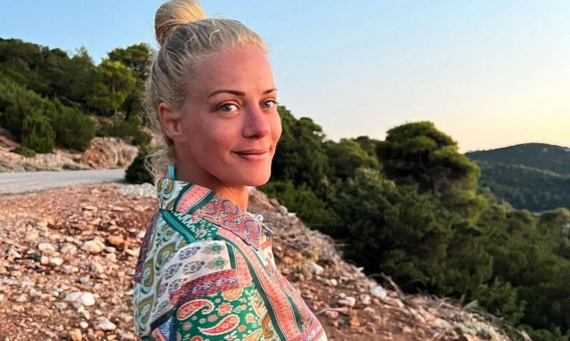 Ζέτα Μακρυπούλια: Γιόρτασε τα γενέθλιά της στην παραλία