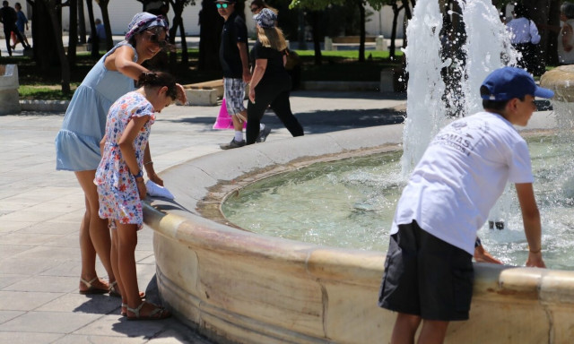 Αρναούτογλου: Ο καιρός μέχρι και πριν από τον 15Αύγουστο - Οι θερμοκρασίες