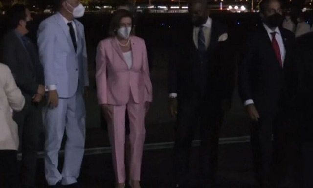 Προσγειώθηκε στην Ταϊβάν η Πελόζι - Φουντώνει το σκηνικό πολέμου, η αντίδραση της Κίνας