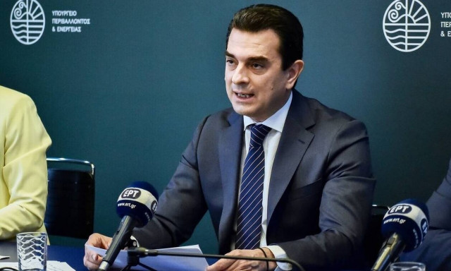 Σκρέκας: Στήριξη νοικοκυριών στο ηλεκτρικό ρεύμα όσο χρειαστεί - Προειδοποίηση προς τους παρόχους