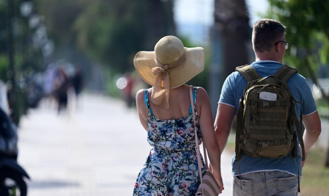 Καιρός – Αρνιακός στο Newsbomb.gr: Ζέστη με 35άρια μέχρι το τέλος της εβδομάδας