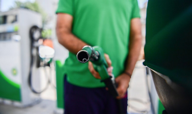 Fuel Pass 2: Πότε μπαίνουν τα χρήματα - Γιατί μπλοκάρει η είσοδος στο vouchers.gov.gr