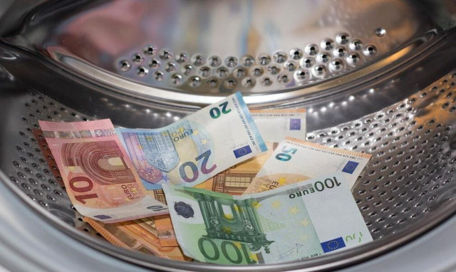 «Ραβασάκια» σε λογιστές για υποθέσεις ξεπλύματος χρήματος