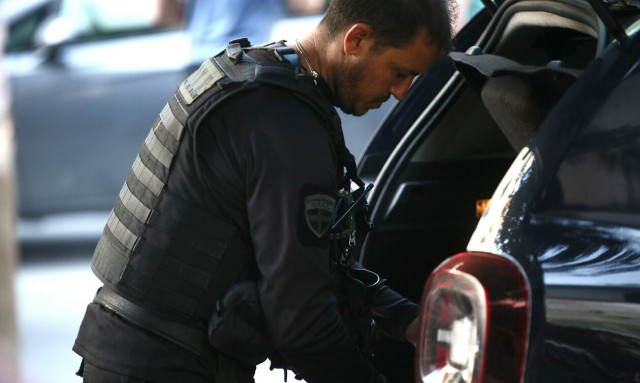 Εξάρχεια:Επιχείρηση της ΕΛΑΣ σε κατάληψη που έμενε ο Μαροκινός που επιχείρησε να βιάσει δημοσιογράφο