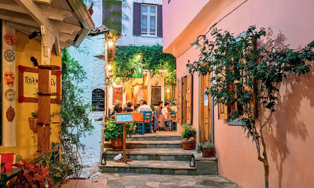 Επιδοτούμενες διακοπές: Έρχονται νέα voucher - Πότε ξεκινούν οι αιτήσεις