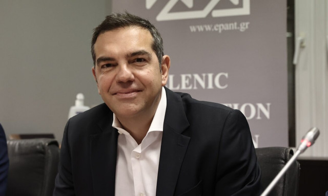Τσίπρας: «Αντί για συγγνώμες, ο Μητσοτάκης να πει ποιοι άλλοι παρακολουθήθηκαν»