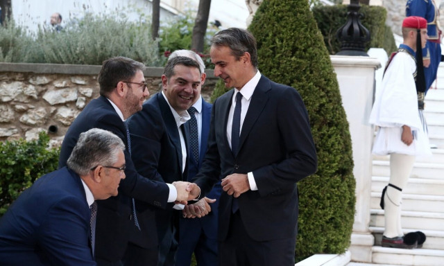 Παραιτήσεις: Η παραδοχή του λάθους και οι απρόβλεπτες πολιτικές συνέπειες