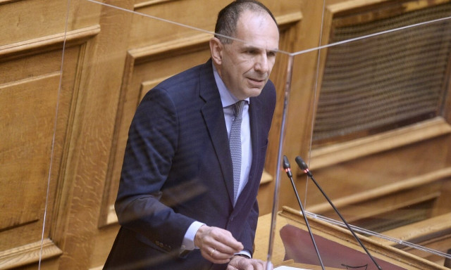 Γεραπετρίτης σε Βενιζέλο: Ερμηνευτικό άλμα και προκρούστεια θεώρηση του Συντάγματος