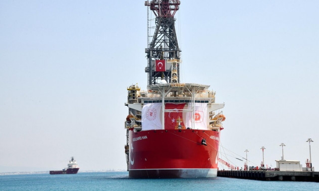 «Πυρά» στον Ερντογάν από τον θεωρητικό της «Γαλάζιας Πατρίδας» για το Abdulhamid Han