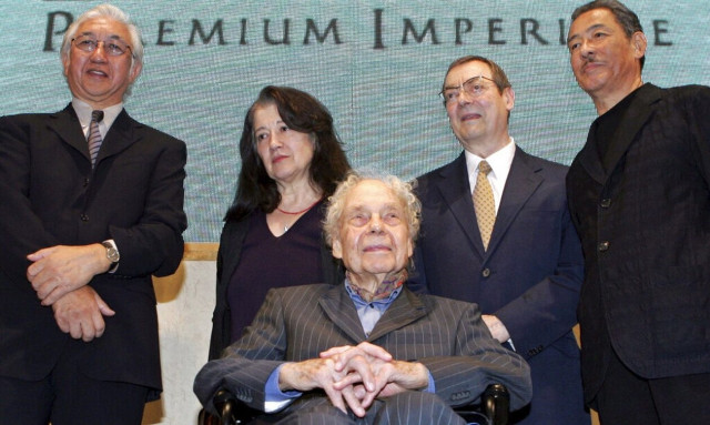 Πέθανε ο γνωστός Ιάπωνας σχεδιαστής μόδας Issey Miyake σε ηλικία 84 ετών