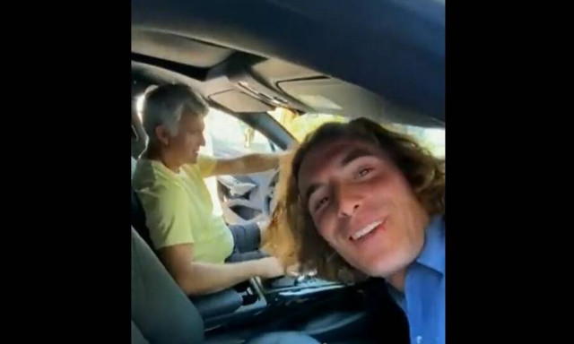 Στέφανος Τσιτσιπάς: Έκανε δώρο αμάξι αξίας 240.000 ευρώ στον πατέρα του, Απόστολο