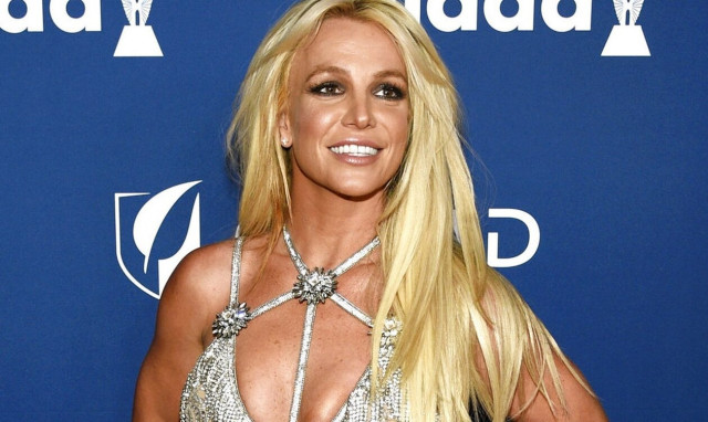 H Μπρίτνεϊ Σπίαρς επιστρέφει στο πλευρό του Έλτον Τζον με το τραγούδι «Hold Me Closer»