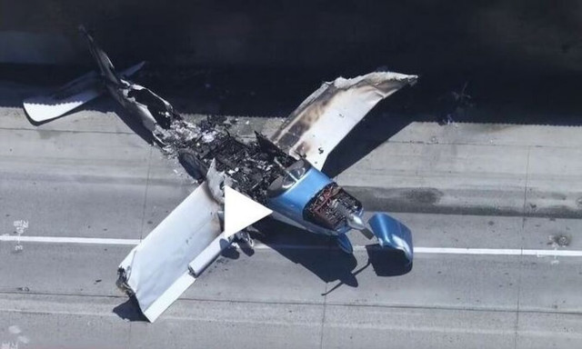 ΗΠΑ: Αεροπλάνο προσγειώνεται σε αυτοκινητόδρομο στην Καλιφόρνια - Το βίντεο που κόβει την ανάσα