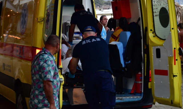 Άνδρος: «Γιατί μου κόψανε το χέρι;» - Η περιγραφή του φίλου του 15χρονου που χτύπησε ταχύπλοο