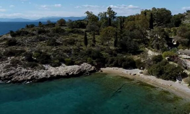 Η διπλή παραλία με το Σαλονικιώτικο όνομα που απέχει μόλις 30 λεπτά από την Ομόνοια