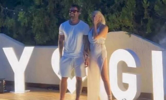 Ιωάννα Τούνη: Περιμένει αγόρι - Βούτηξε με τα ρούχα στην πισίνα ο Αλεξάνδρου