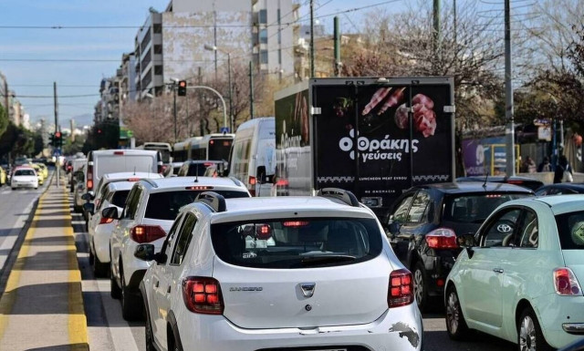Λιγότερα αυτοκίνητα κυκλοφόρησαν στην Ελλάδα τον Ιούλιο