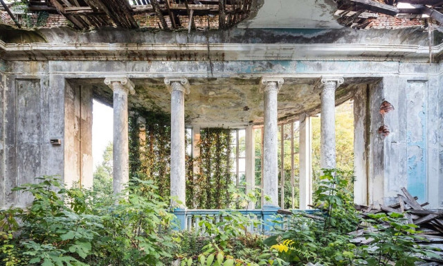 Φωτογραφίες εγκατάλειψης στο λεύκωμα «Urbex Monde» του Jonk