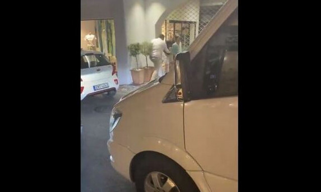 Σαντορίνη: Απίστευτο ξύλο μετά από τροχαίο (video)